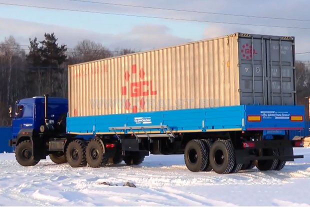 Перевозка 40-а футового контейнера на контейнеровозном полуприцепе УСТ-94651